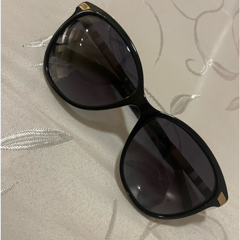 Burberry sunglasses